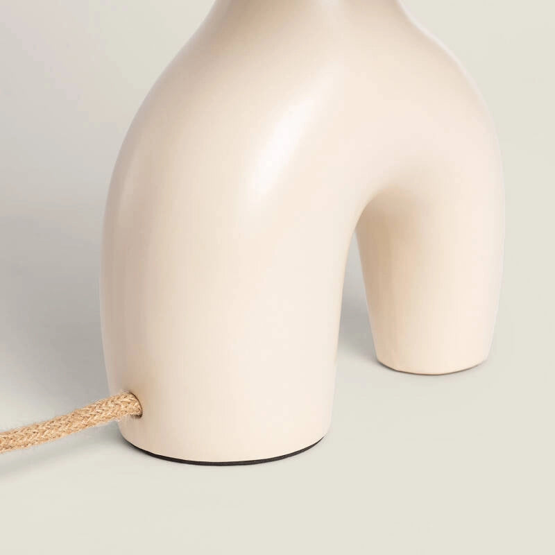 Lámpara de Mesa | Cerámica y Lino | Elegancia y Luz Cálida