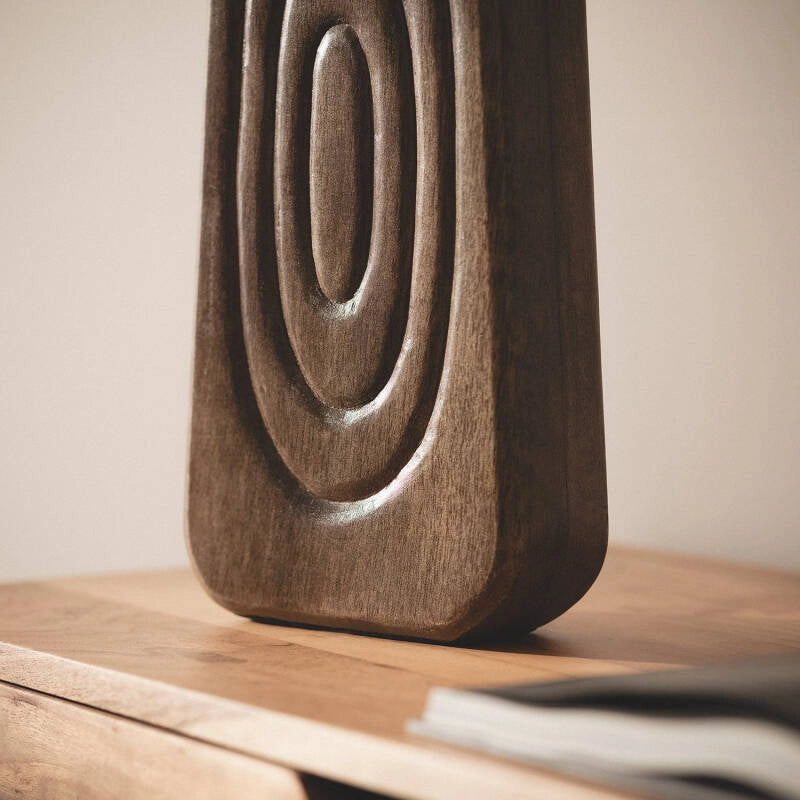 Lámpara Mesa Salomón Madera Mango Natural Diseño Atemporal Lámpara Mesa Salomón, madera de mango natural elaborada a mano. Diseño atemporal y versátil para crear ambientes cálidos Elegancia y funcionalidad en tu hogar.