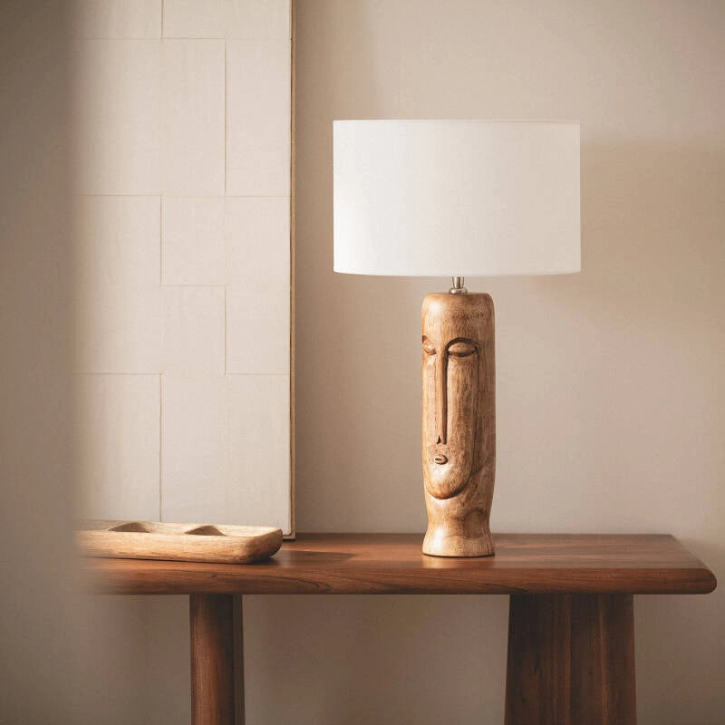LÁMPARA DE MESA COLECCIÓN SALOMÓN C, ELABORADA A MANO CON MADERA DE MANGO NATURAL. Lámpara Mesa Salomón madera de mango natural de alta calidad. Diseño elegante y atemporal. Luz suave para leer o crear ambiente. ¡Pieza única y duradera!