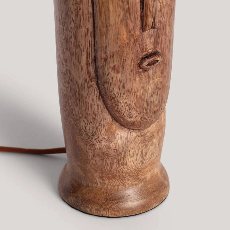 LÁMPARA DE MESA COLECCIÓN SALOMÓN C, ELABORADA A MANO CON MADERA DE MANGO NATURAL. Lámpara Mesa Salomón madera de mango natural de alta calidad. Diseño elegante y atemporal. Luz suave para leer o crear ambiente. ¡Pieza única y duradera!