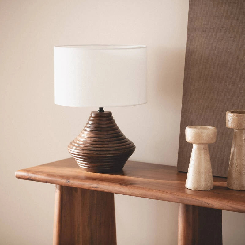LÁMPARA DE MESA COLECCIÓN SALOMÓN R, ELABORADA CON MADERA DE MANGO NATURAL. Lámpara Mesa Salomón R: madera de mango natural de alta calidad. Diseño elegante y moderno. Crea ambientes cálidos y agradables. Luz suave adaptable con E27.