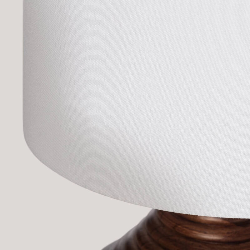 LÁMPARA DE MESA COLECCIÓN SALOMÓN R, ELABORADA CON MADERA DE MANGO NATURAL. Lámpara Mesa Salomón R: madera de mango natural de alta calidad. Diseño elegante y moderno. Crea ambientes cálidos y agradables. Luz suave adaptable con E27.