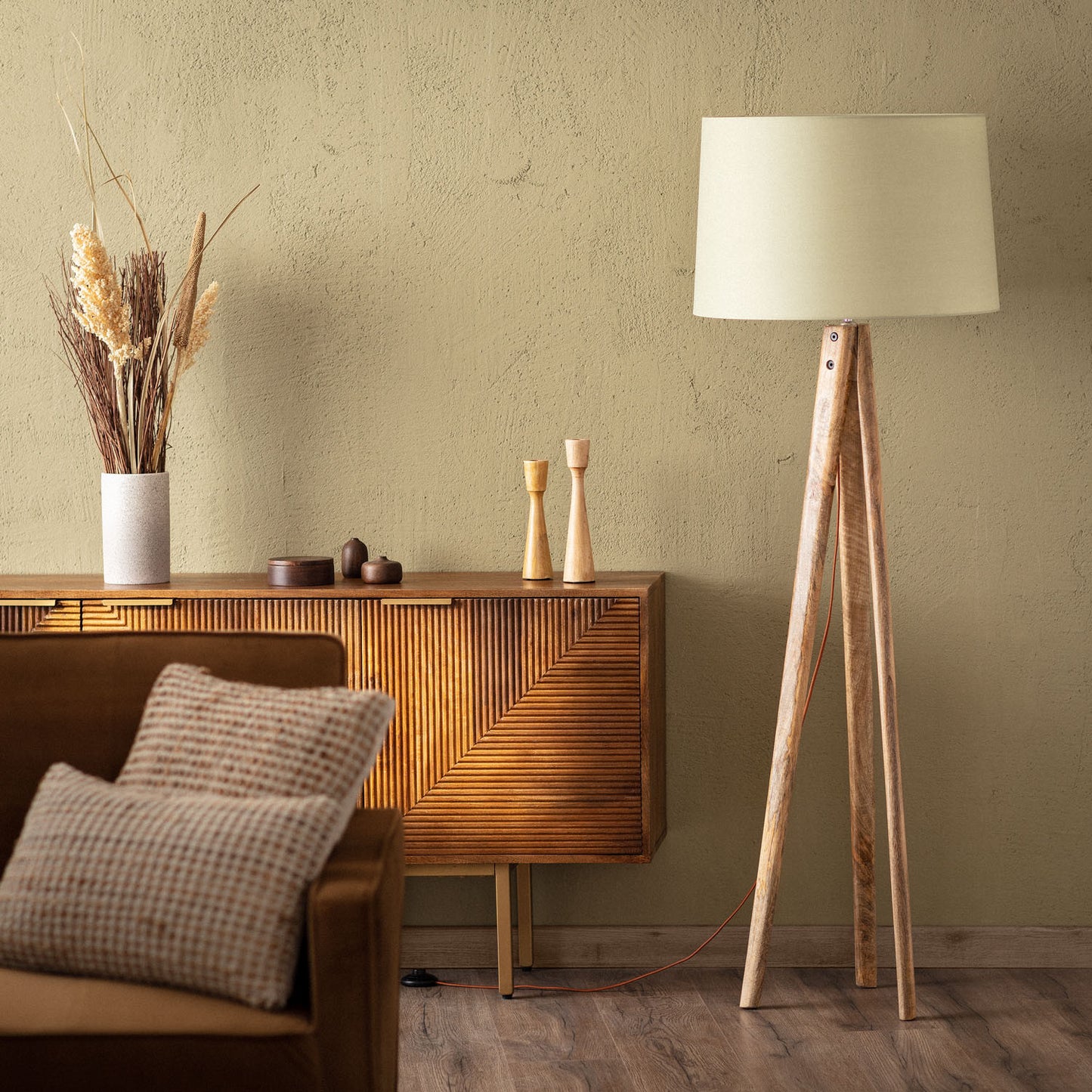 Lámpara de Pie Mena en Madera de Mango Natural | Elegancia