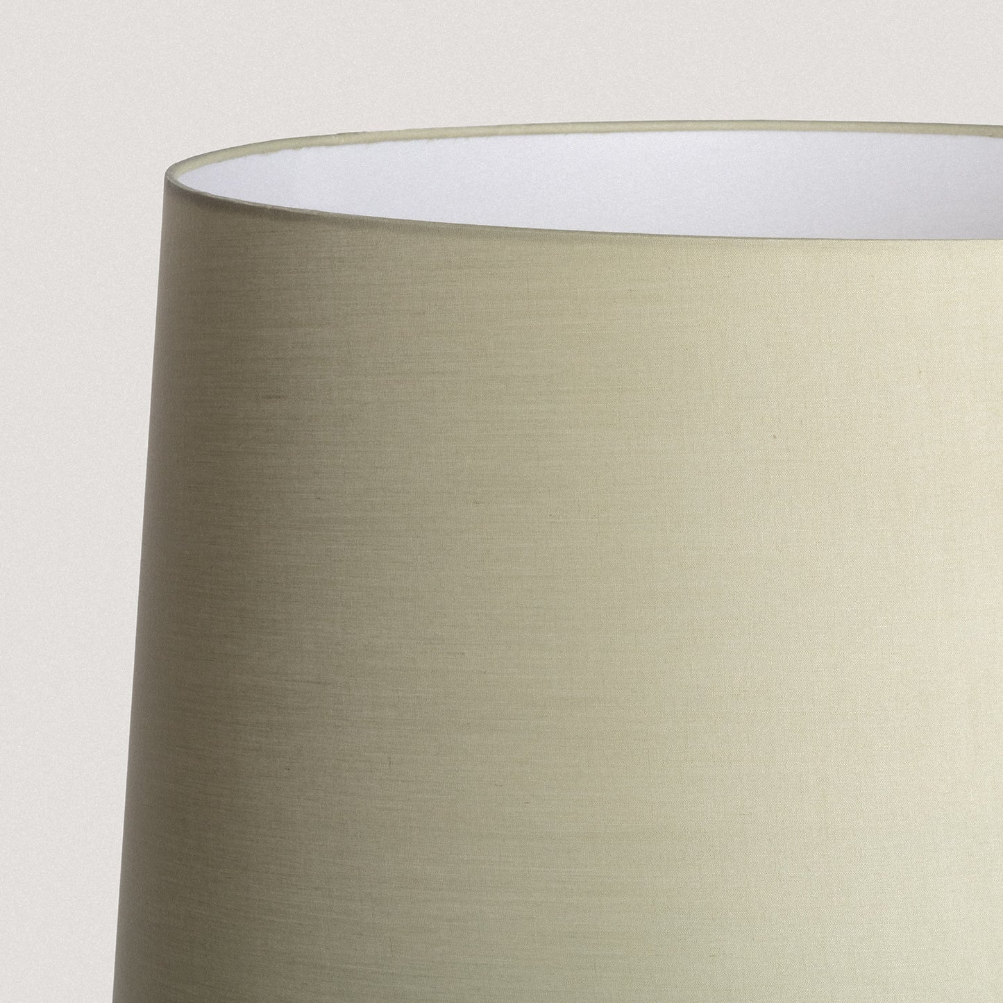 Lámpara de Pie Mena en Madera de Mango Natural | Elegancia