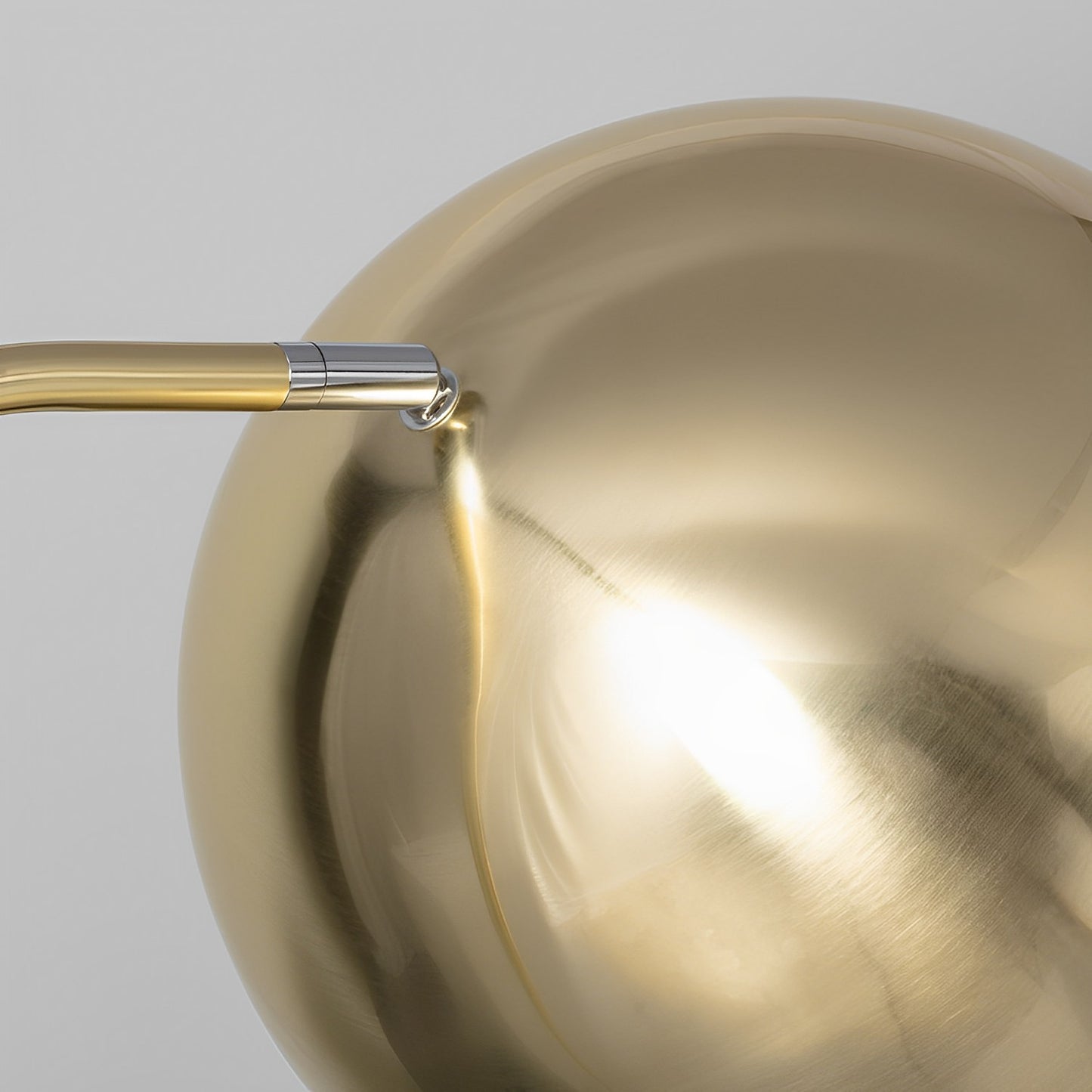 Lámpara de Pie | Diseño Premium | Metal y Cristal Elegante