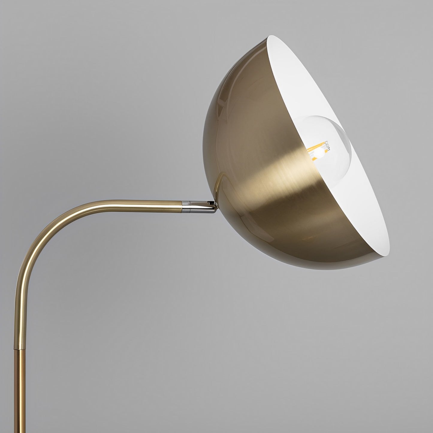 Lámpara de Pie | Diseño Premium | Metal y Cristal Elegante