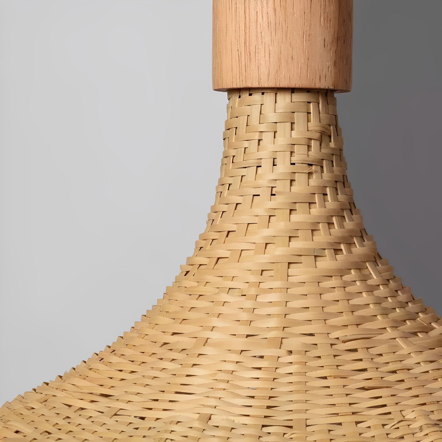 LÁMPARA COLGANTE BIMBISARA, ELABORADA A MANO CON BAMBÚ NATURAL