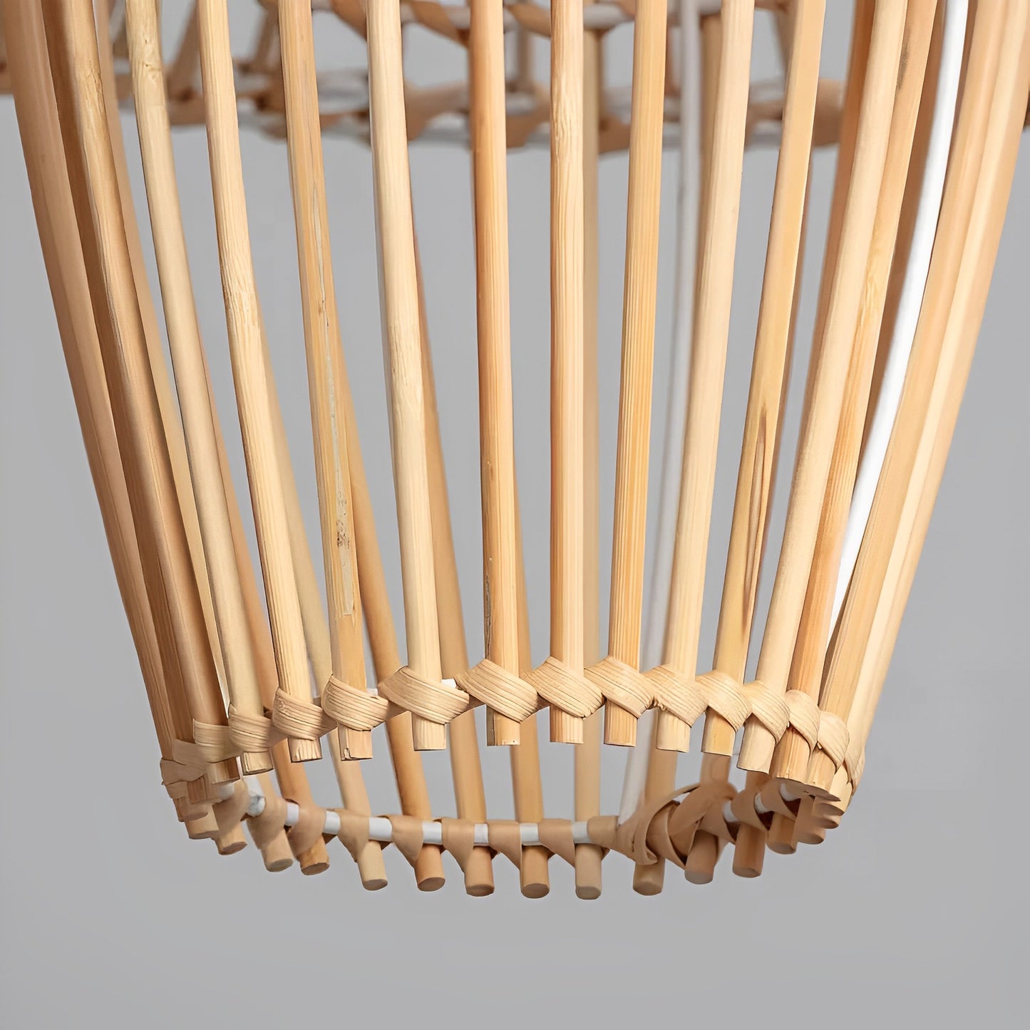 Lámpara Colgante Susil - Artesanía en Bambú Natural
