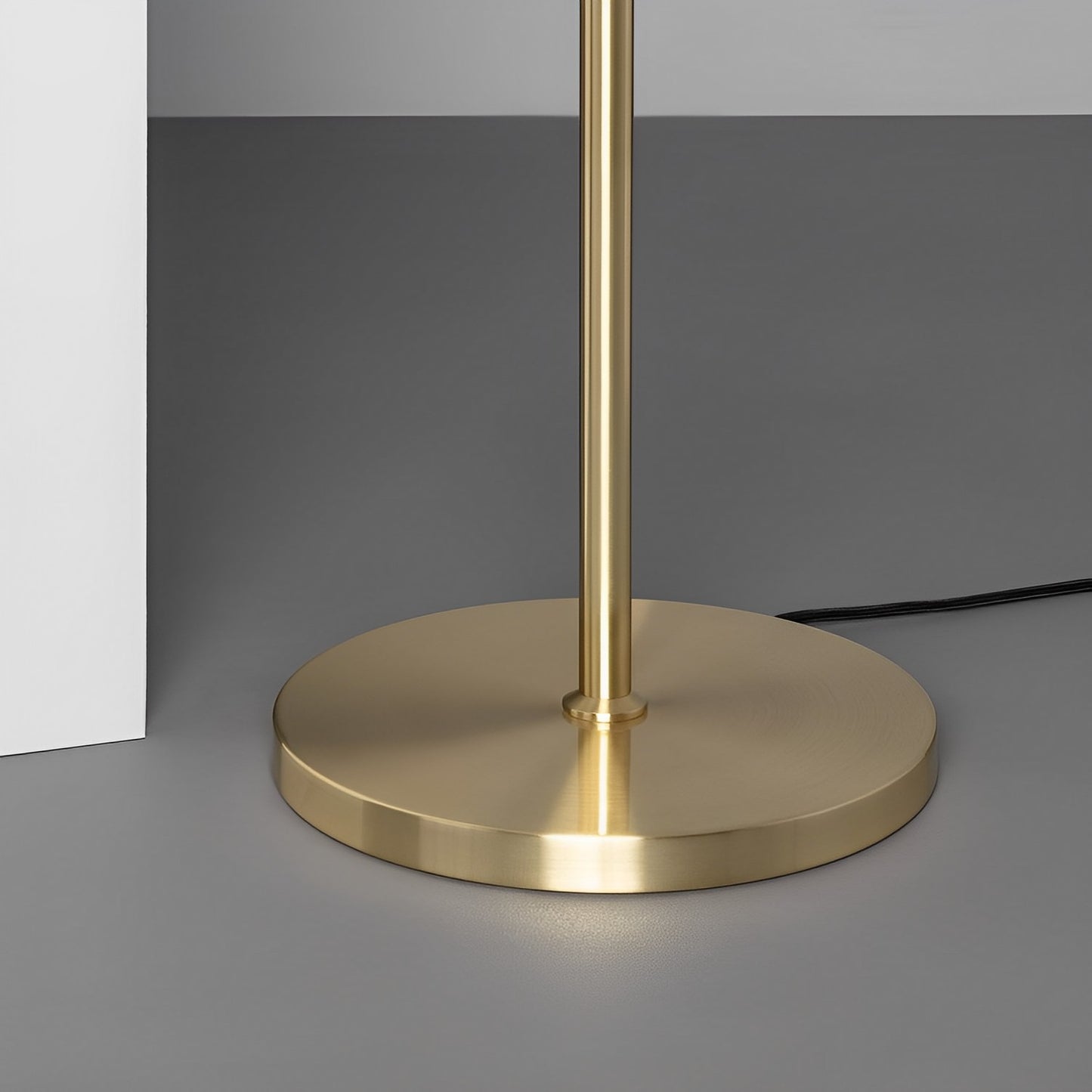 Lámpara de Pie | Diseño Premium | Metal y Cristal Elegante