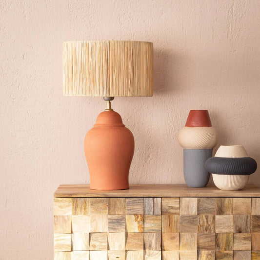 LÁMPARA DE MESA TERRA, ELABORADA A MANO CON LOZA.