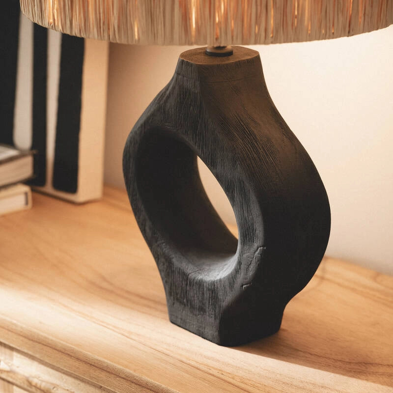 LÁMPARA DE MESA COLECCIÓN SHUI, ELABORADA A MANO CON MADERA DE MANGO NATURAL.