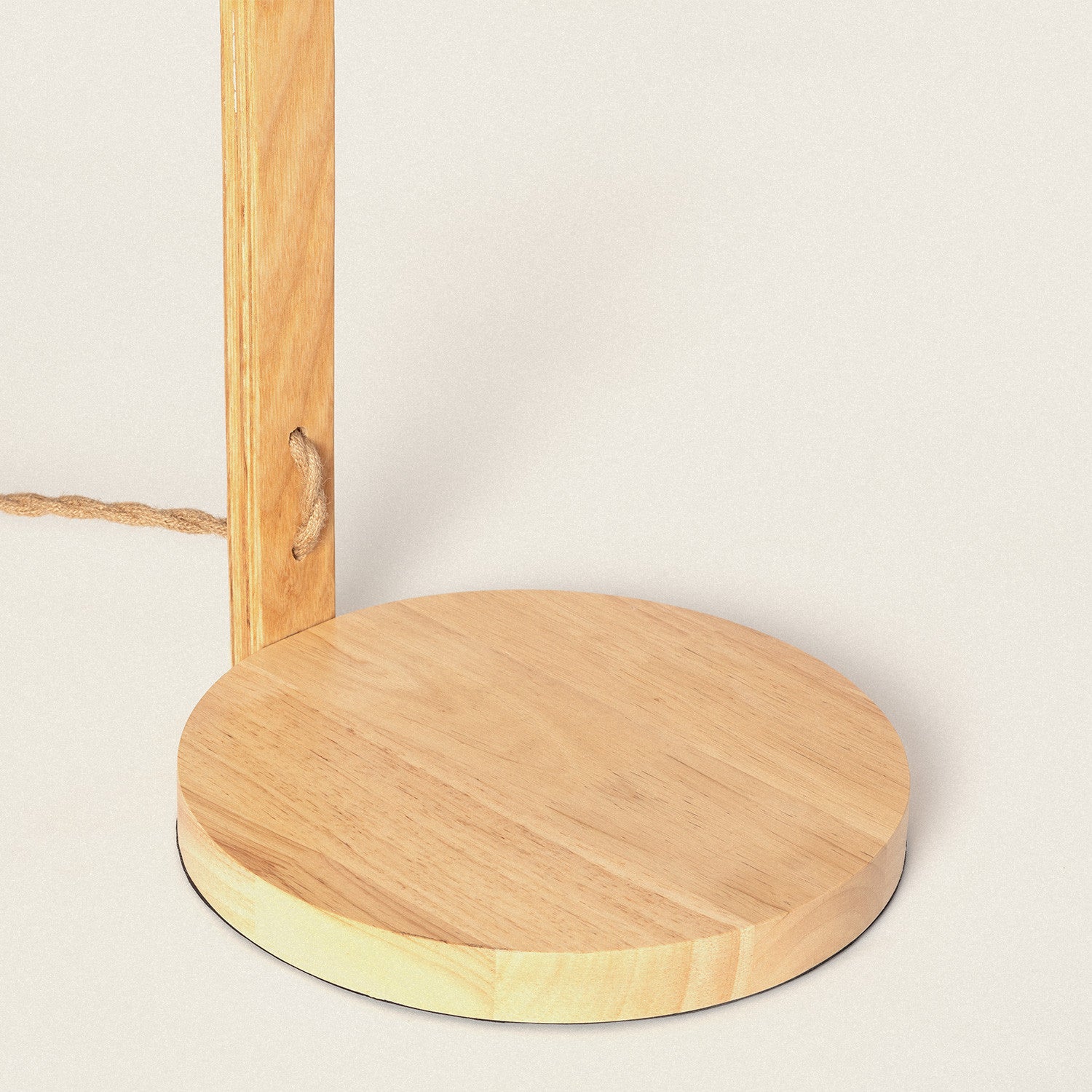 LÁMPARA DE PIE LUA, ELABORADA CON MADERA NATURAL