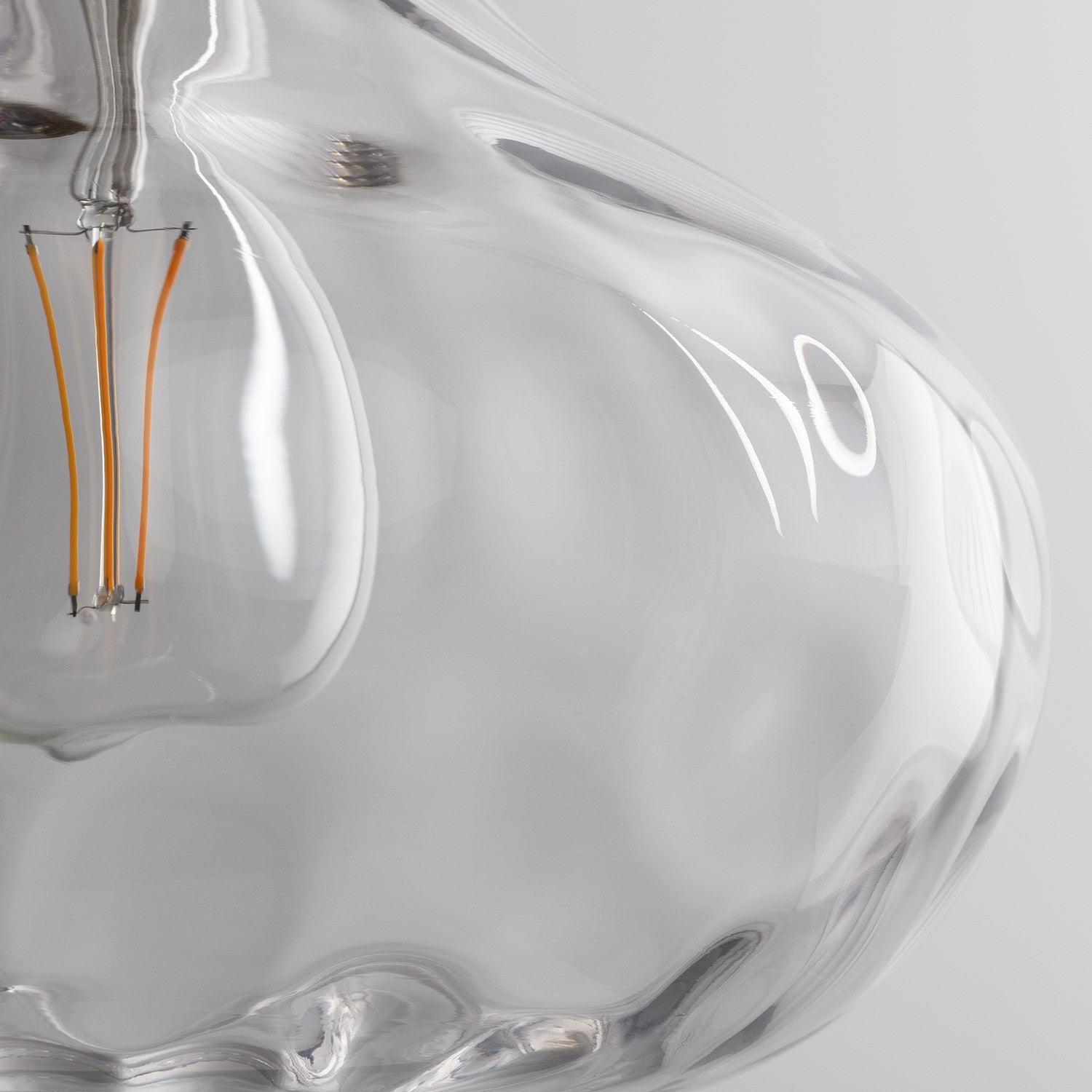 LÁMPARA COLGANTE TASSE, ELABORADA CON CRISTAL