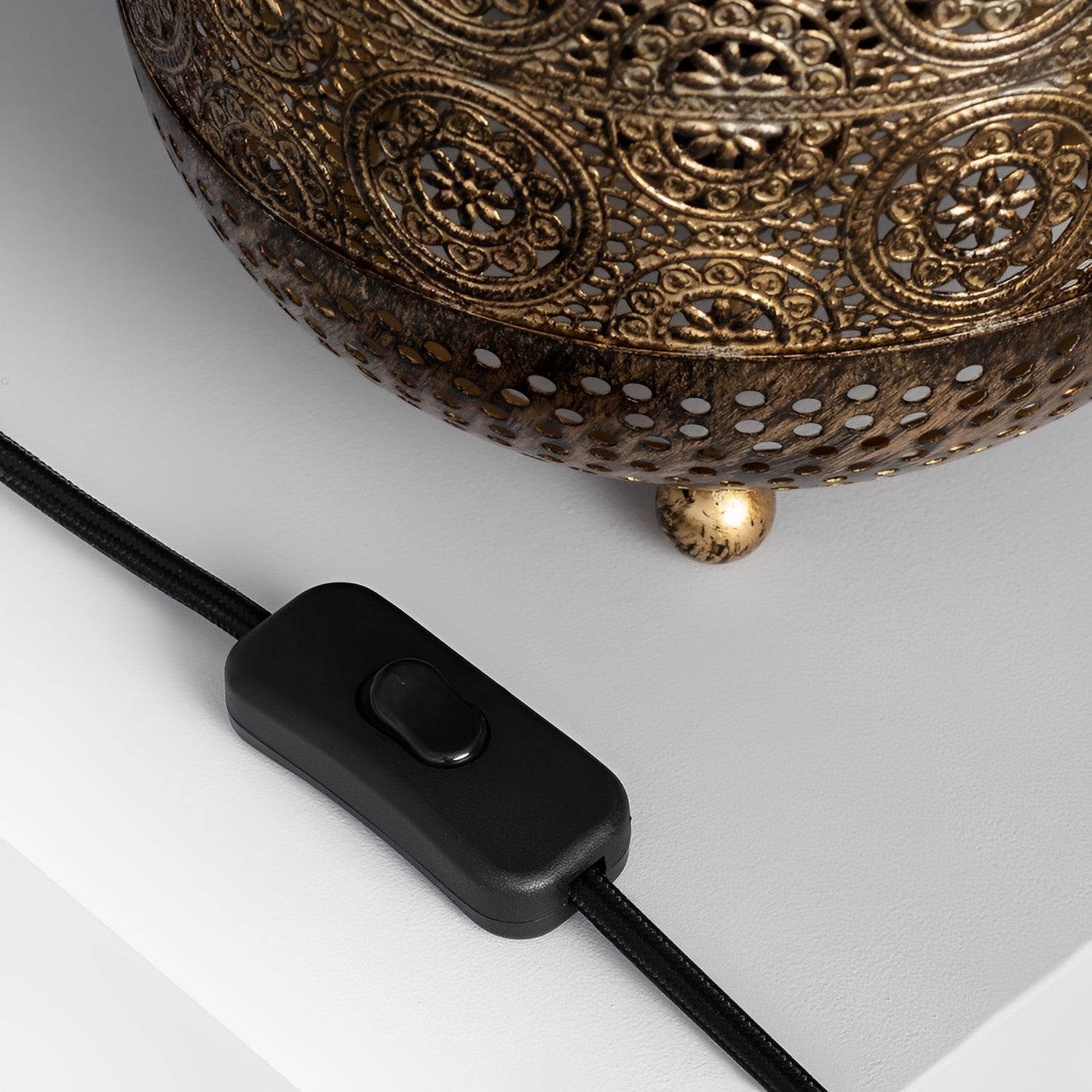 Lámpara de Mesa Indah | Diseño Premium | Aluminio Elegante