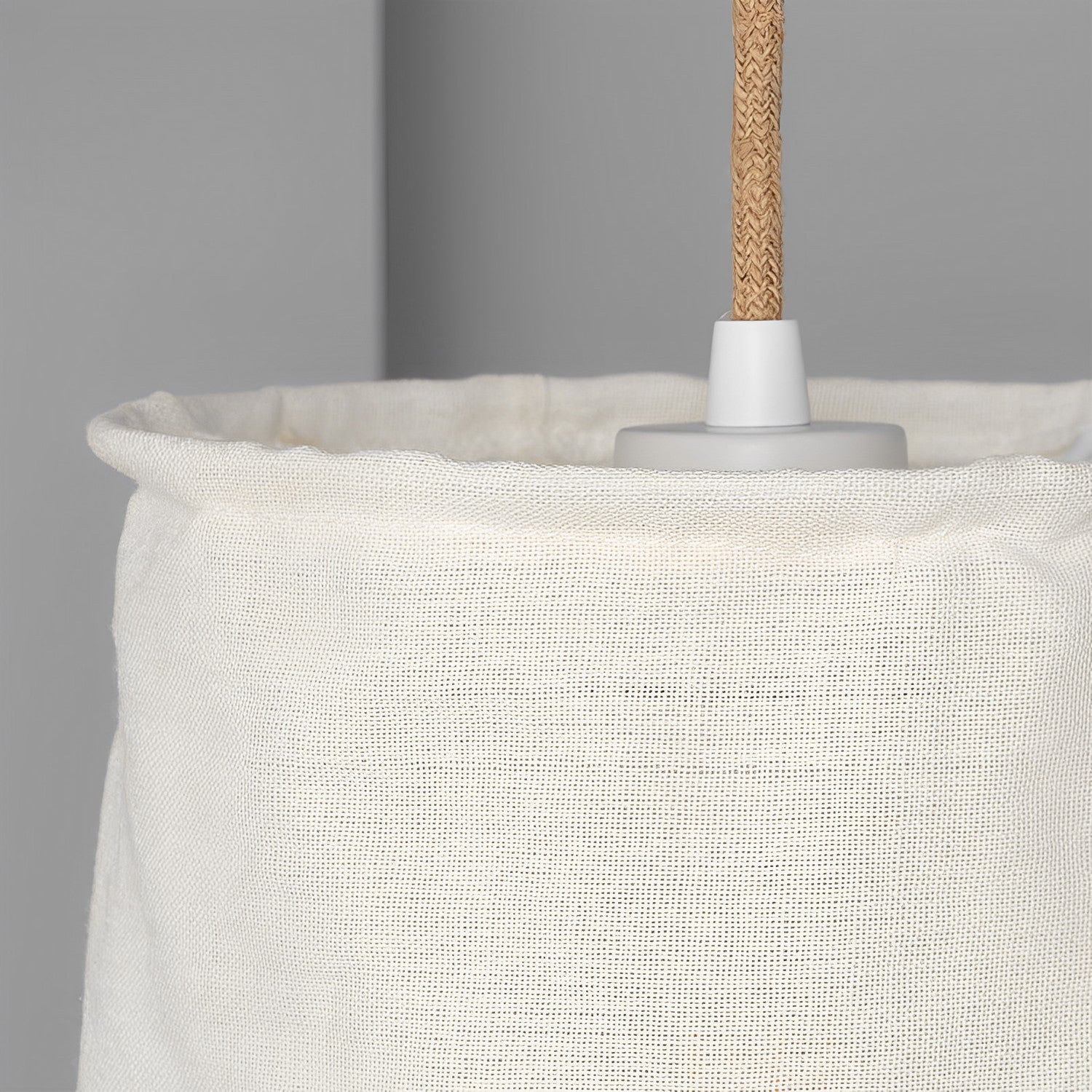 LÁMPARA DE PARED COLECCIÓN ASYA, ELABORADA CON MADERA Y TEXTIL