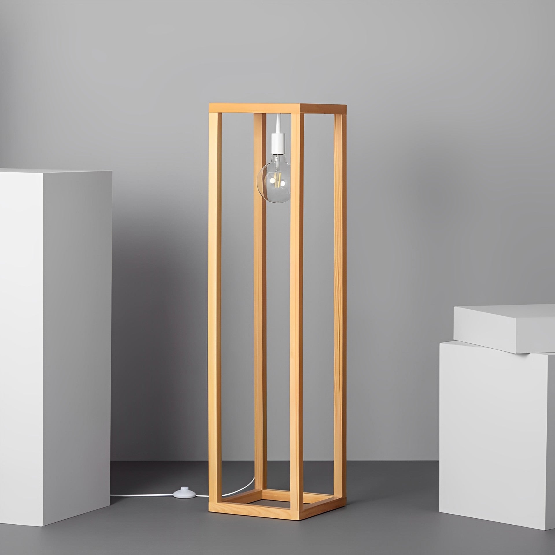 LÁMPARA DE PIE COLECCIÓN ARHAT, ELABORADA A MANO CON MADERA
