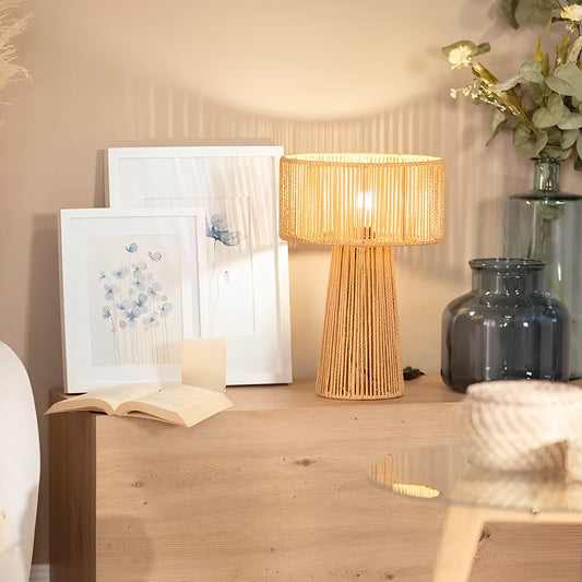LÁMPARA DE MESA COLECCIÓN KARMA, ELABORADA A MANO CON PAPEL TRENZADO