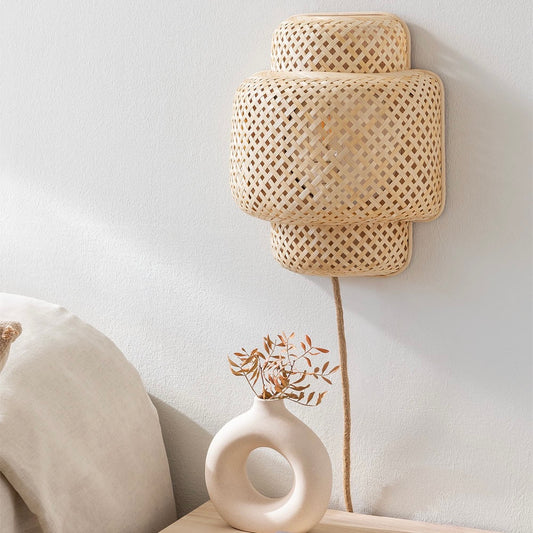 LÁMPARA DE PARED COLECCIÓN YAMIR, ELABORADA A MANO CON BAMBÚ NATURAL